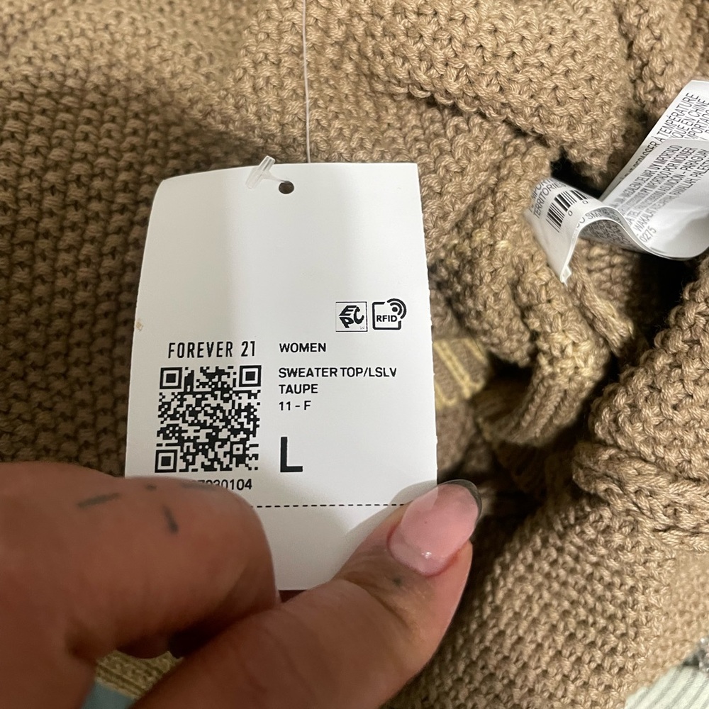 Forever 21 Beige mock neck sweater - Picture 4 of 4